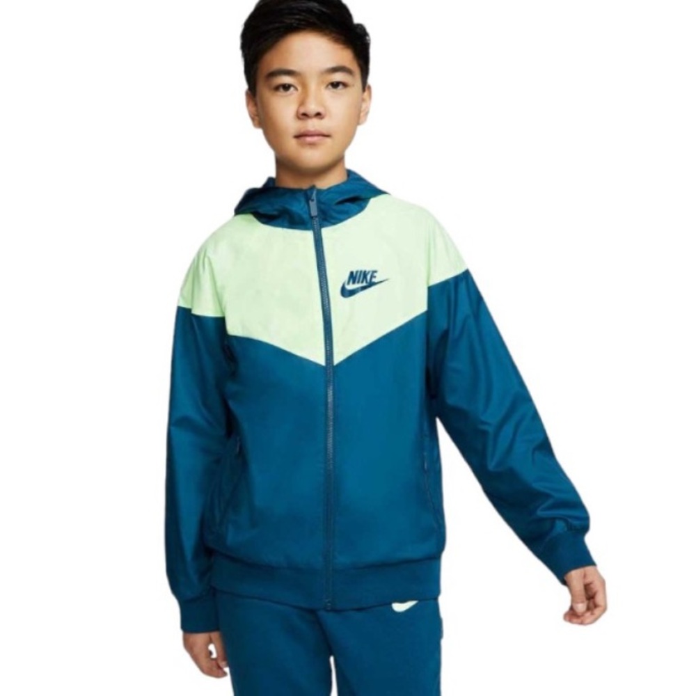 NWT Nike Sportswear Windrunner Big Boys